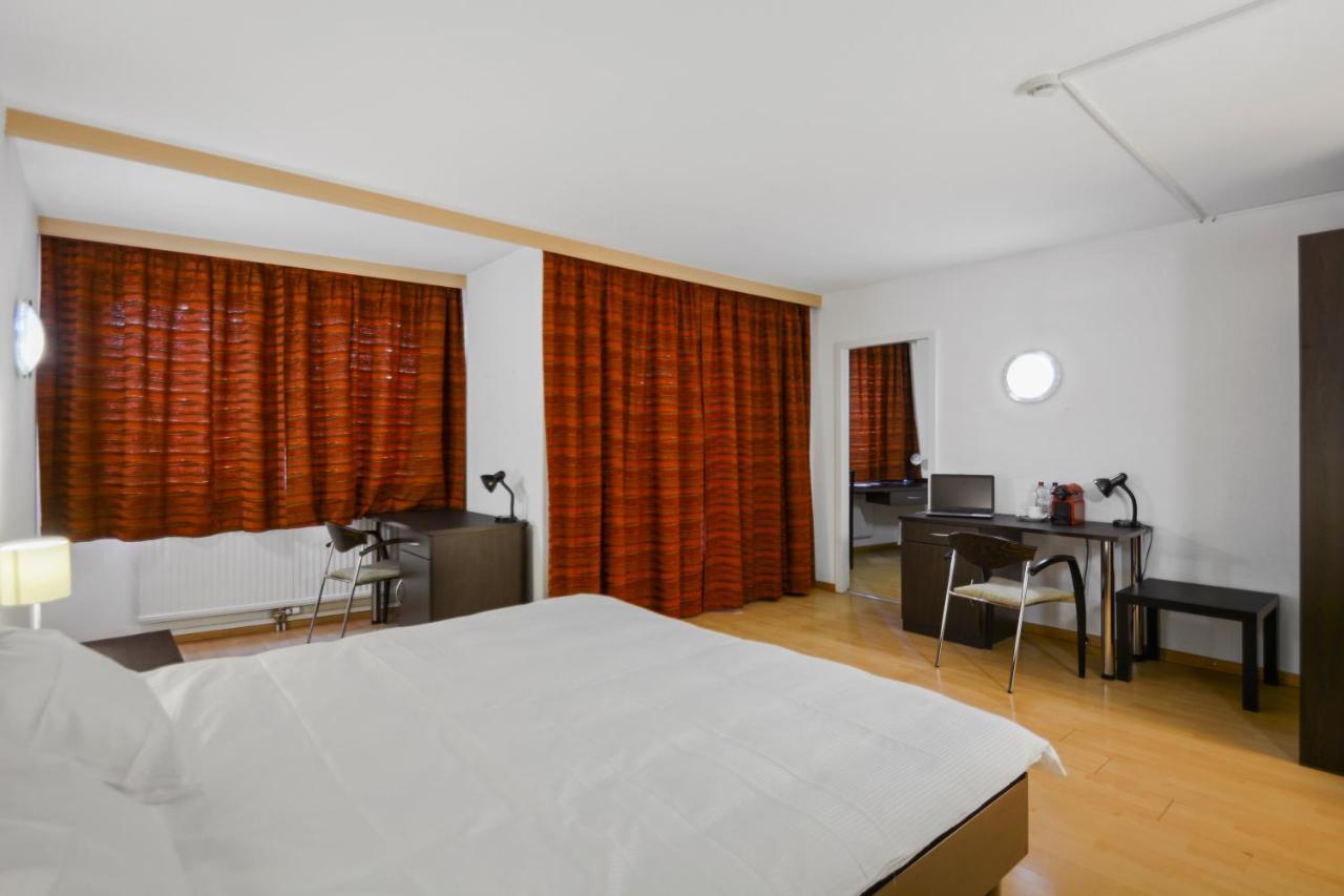 Neuchatel City Hotel 外观 照片