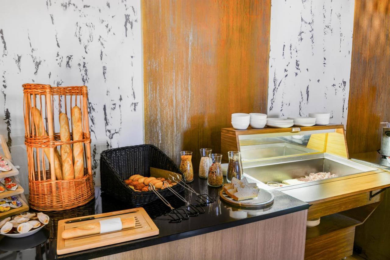 Neuchatel City Hotel 外观 照片